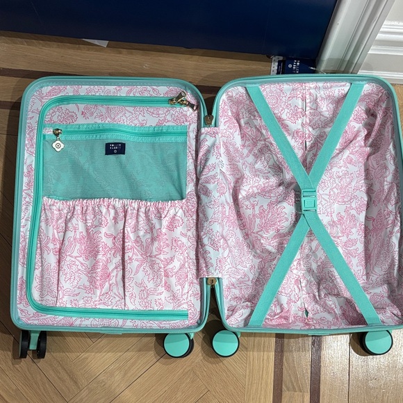 Roller Rabbit Colorful Heart Pattern Suitcase - Picture 6 of 10